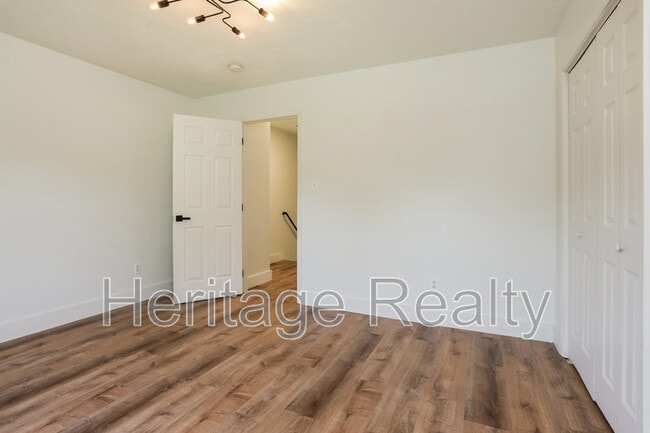 Photo - 2574 Kenilworth Ln NE