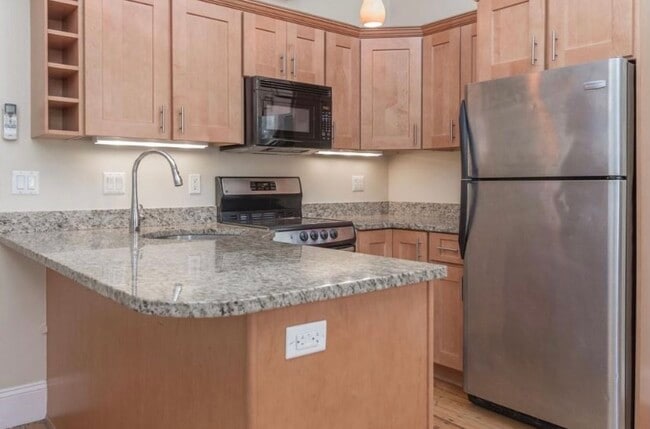 Photo - 263 Newbury St Condo Unit 3