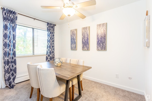 The Spruce - Comedor - Ramblewood Apartments