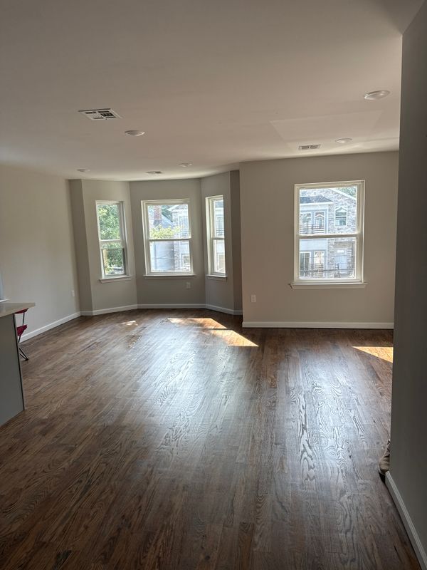 Building Photo - 224 S 6th St Rental