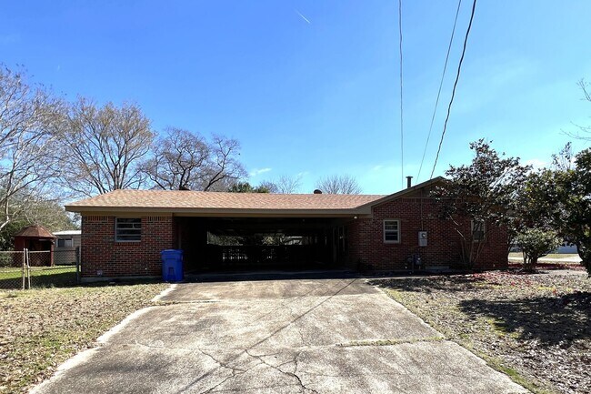 1123 Oates Rd