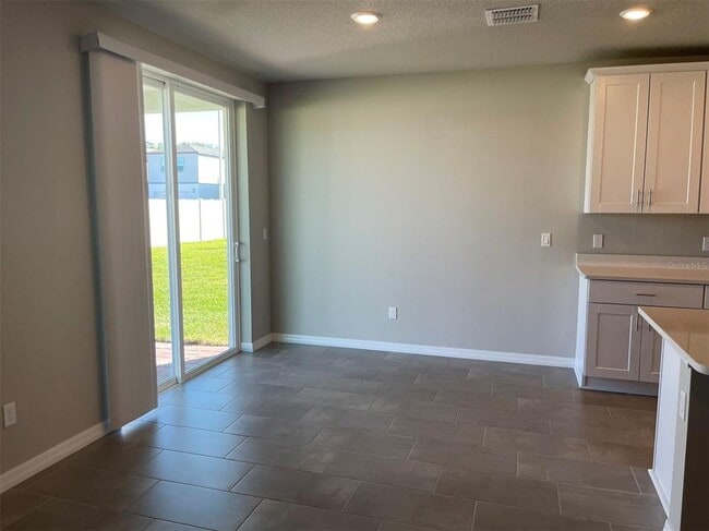 Photo - 5295 Meredrew Ln