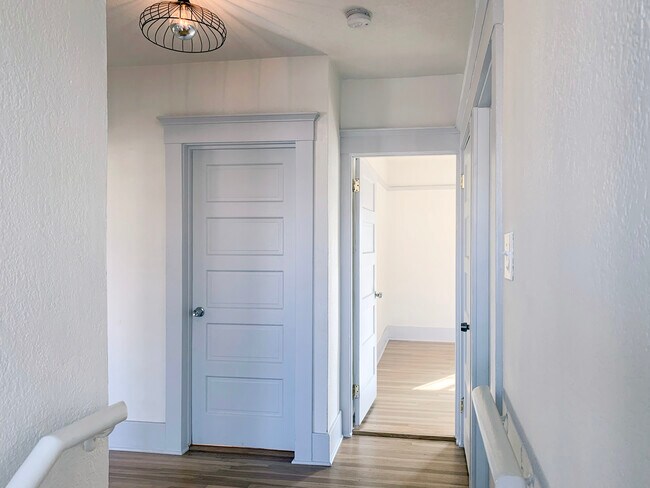 Photo - 1386 W 38th St Unit 1386