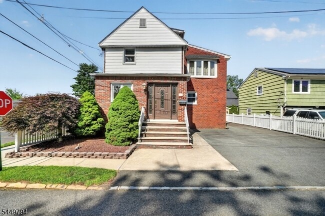 Building Photo - 200 N 18th St Unit 1