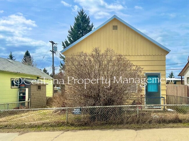 House with Shed for Storage! - House with Shed for Storage!