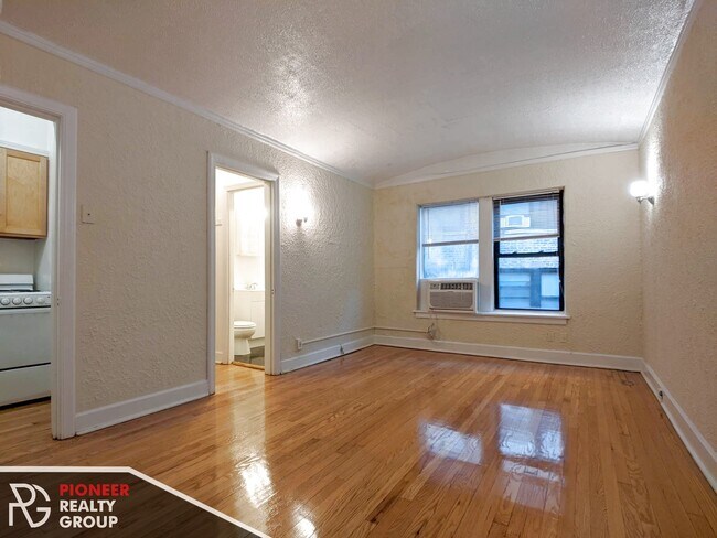 Photo - 535 W Arlington Pl