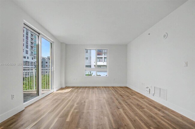 Photo - 7355 SW 89th St Unidad 502N