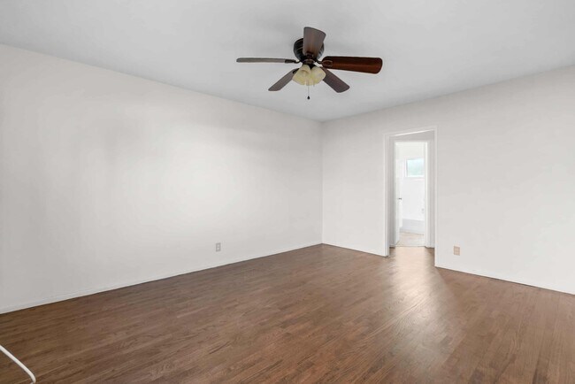 330 W Alameda