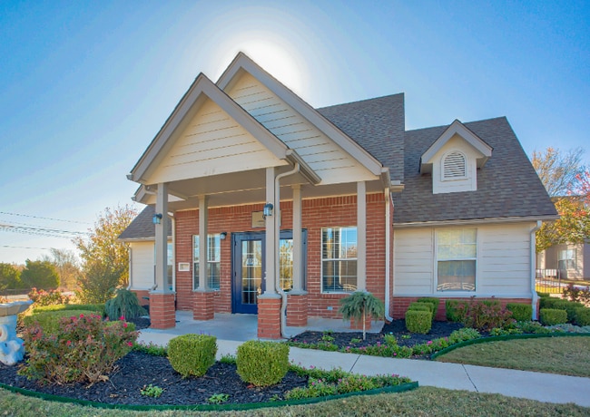 Building Photo - 419 S 27th St