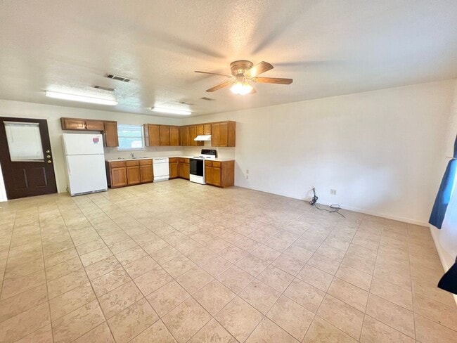 Photo - NEW IN MANAGEMENT - AVAILABLE NOW!