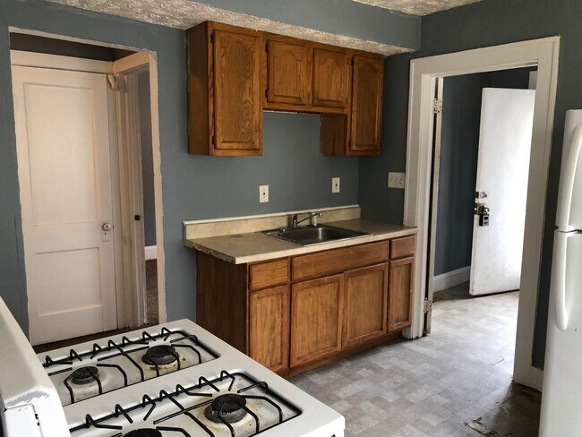 Photo - 5 BED 2 BATH SINGLE FAMILY HOME IN PURITAS...