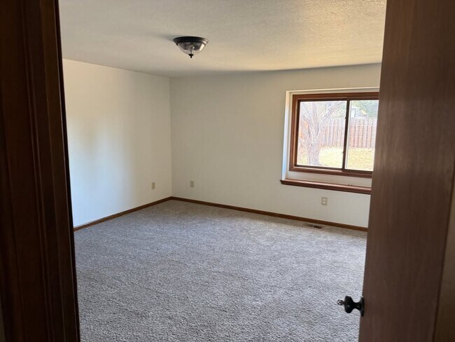 Photo - 2527 Courtland Ct