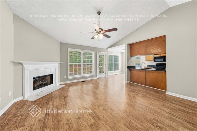 3933 Edgebrook Dr