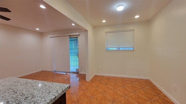 Photo - 12407 Russ Dr