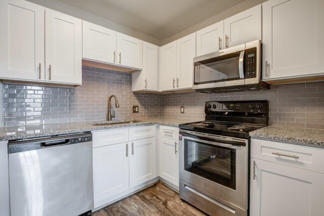 The Summit at Ridgewood Apartment and Townhomes