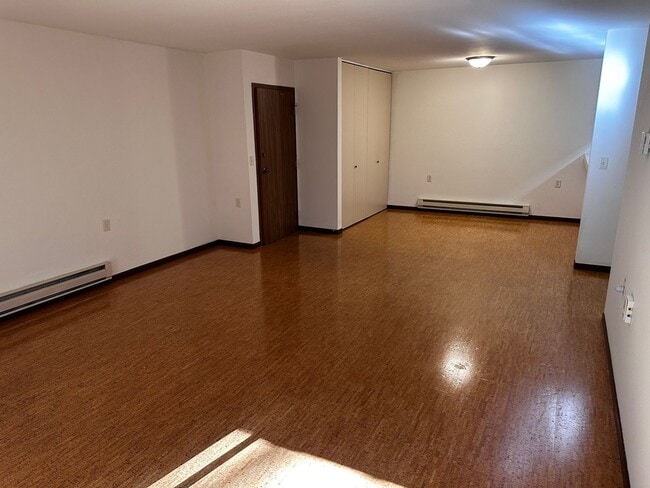Photo - Spacious 2 bed 1.5 bathroom Condominium