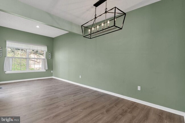 Photo - 8227 Moffat Run