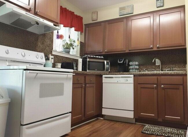 Athens Highlands Apts.