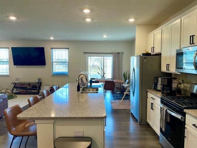 Photo - 3 Bed 2 Bath Available Now In Mccordsville!