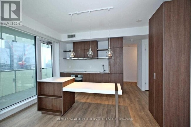 Photo - 197 Yonge St Unit 4305