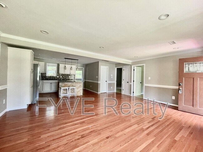 Photo - 26 Breezy Hill Dr