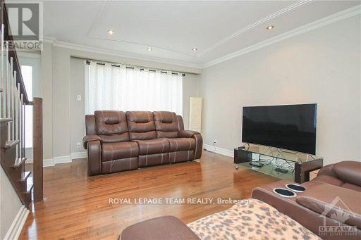 Photo - 840 Forest St S