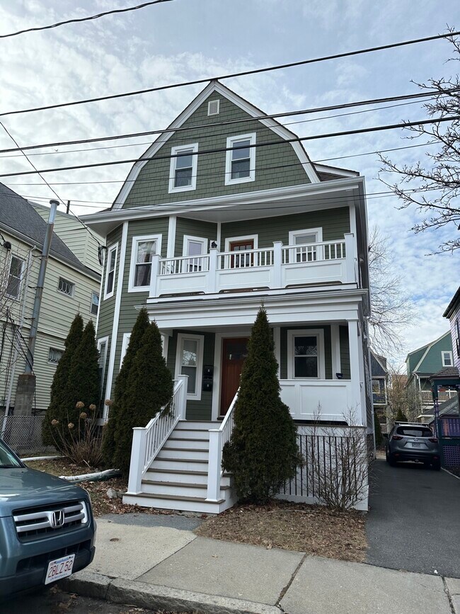 Photo - 77 Lowden Ave Apartments Unit 2