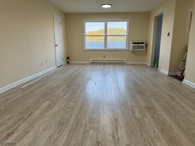 Building Photo - 48 Mill St Unit 1