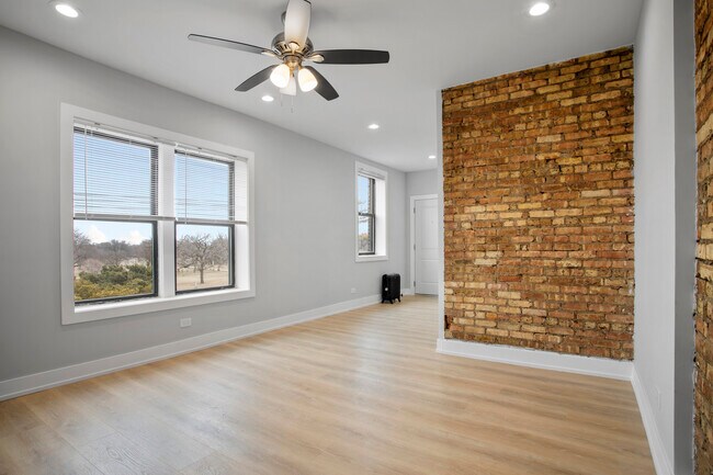 Photo - 1704 W Juneway Terrace Unit 3E