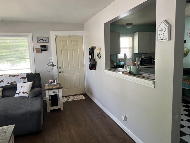 Photo - 1130 E Russell Ave