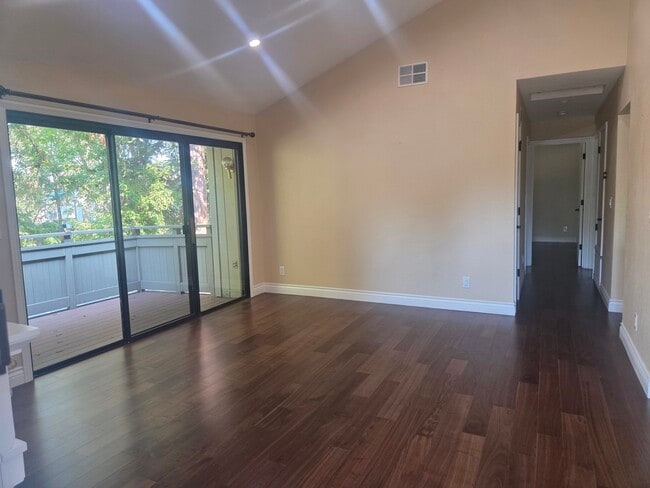 Photo - 5440 Makati Cir