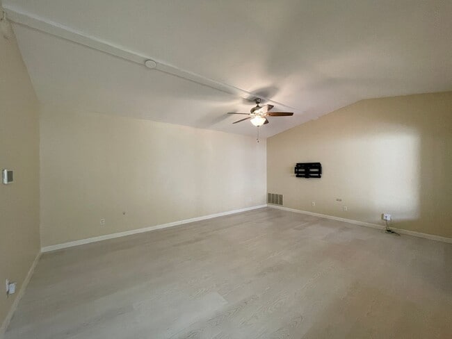 Photo - Light and Bright 3 Bedroom 2 Bath Oceanside Home!