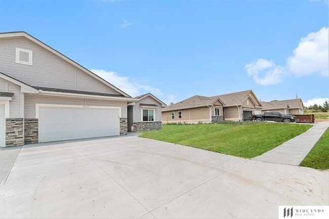 12314 N 149th Cir