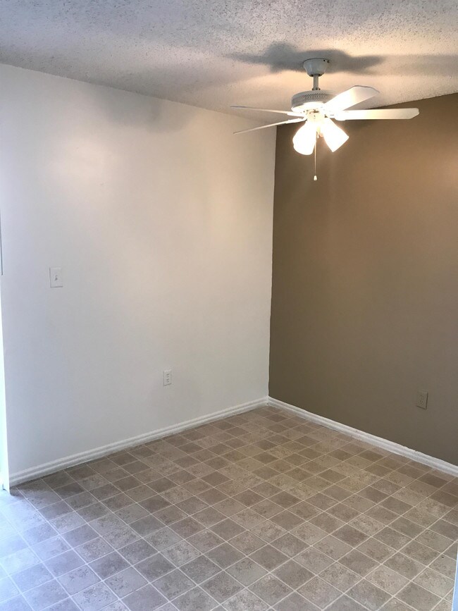 Photo - 2501 N Alafaya Trail