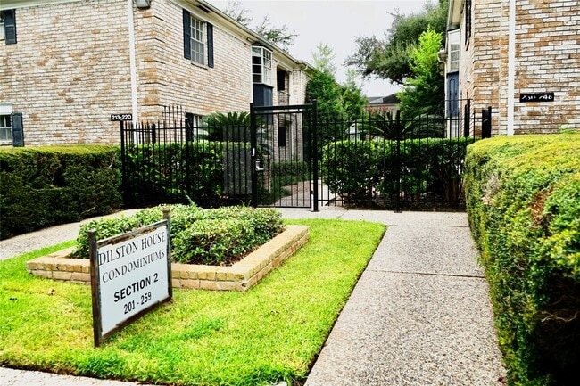 Building Photo - 7900 Westheimer Rd Unit 214 Rental
