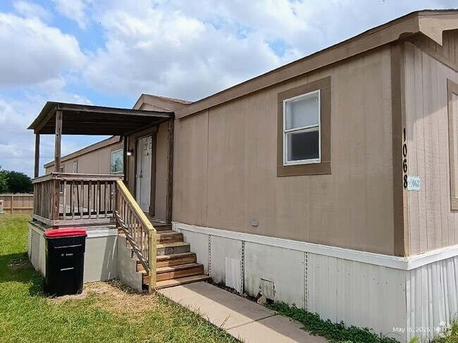 Building Photo - 2800 Katy Hockley Cut Off Rd Rental