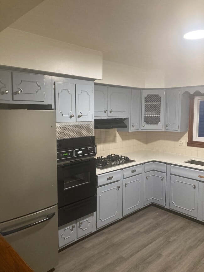 165 Colvin Ave Unit Lower