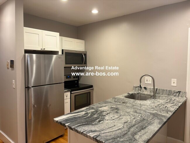 Building Photo - 37 Sheafe St Unit 2