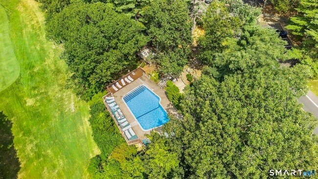 43 Great Meadow Ln