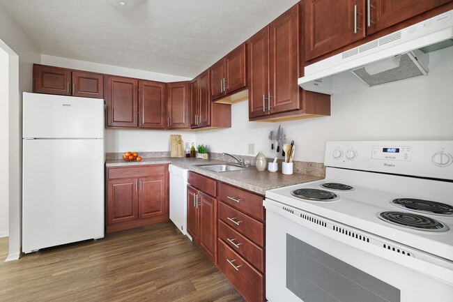 Photo - Midtown Towers