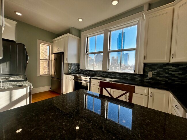 Photo - 269 Beacon St Unidad 61