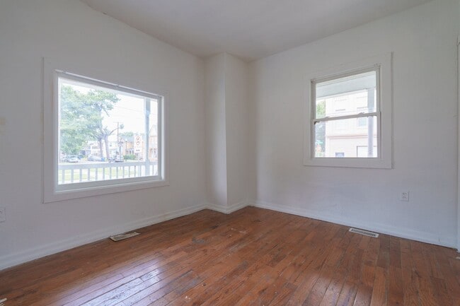 Photo - MOVE IN READY 4 Bedroom in Suffolk!