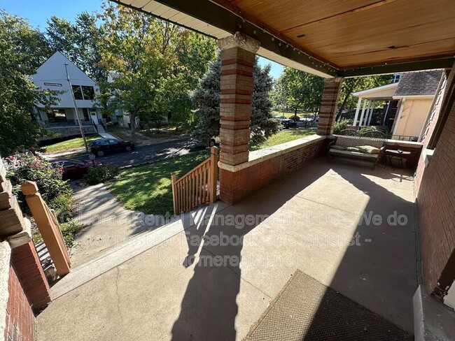 Photo - 2826 Harrison St