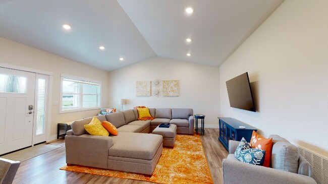 Photo - 4017 Swan Rd Unit B