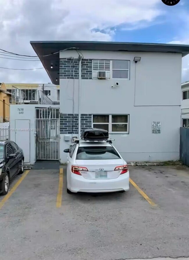 Photo - 7638 N Miami Ave Apartamento Unidad 2