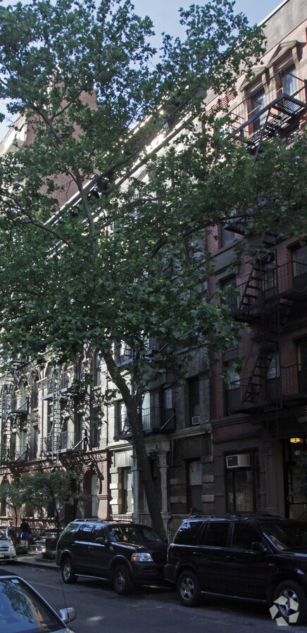 Building - 218 East 85th Street