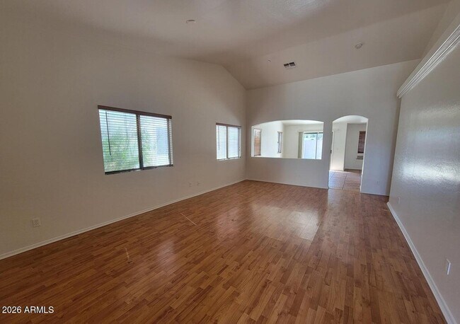 3133 W Huntington Dr