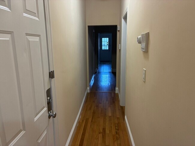 Photo - 71 W Selden St Unidad 1