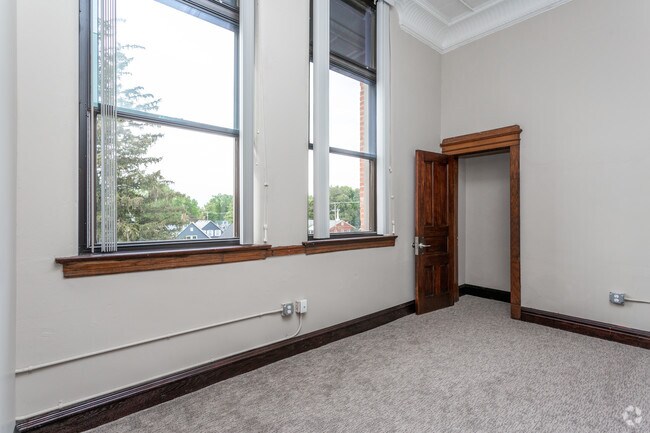 2BR, 1BA - 1,001 SF - Bedroom - Garfield School