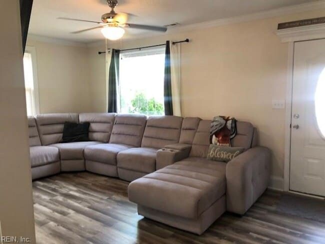 Photo - Colonial Heights